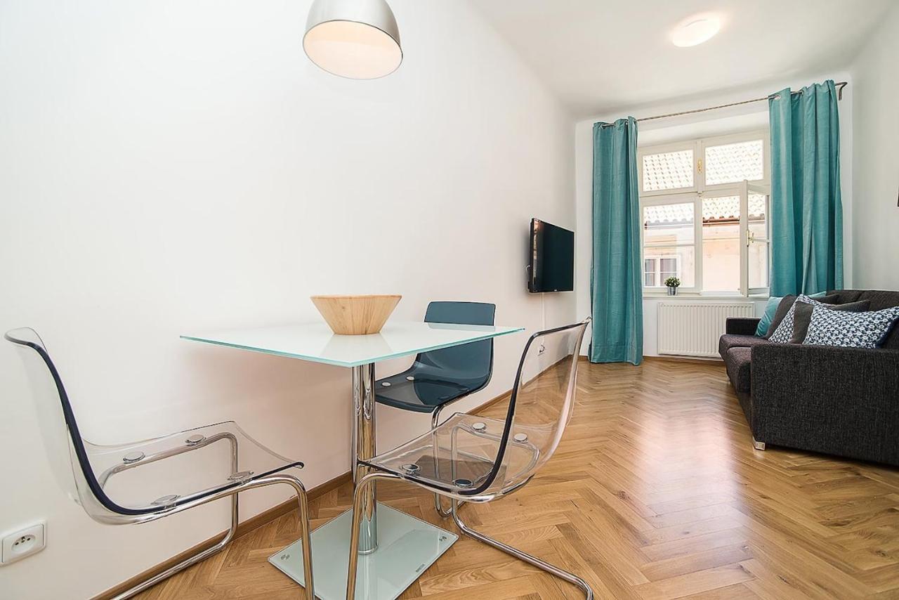 Newly Renovated 1-Bed Apartment At Charles Bridge 布拉格 外观 照片