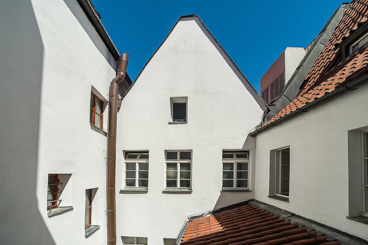 Newly Renovated 1-Bed Apartment At Charles Bridge 布拉格 外观 照片